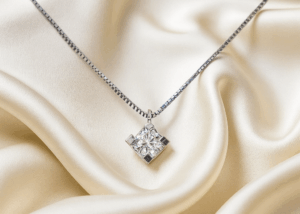 PENDENTE DIAMANTE