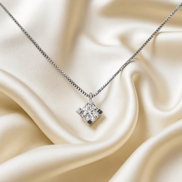 PENDENTE DIAMANTE
