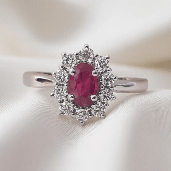 ANELLO RUBINO E DIAMANTI