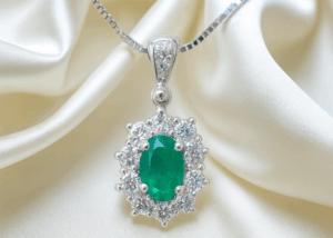 pendente smeraldo e diamanti