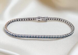 BRACCIALE TENNIS CON DIAMANTI BLU TE04