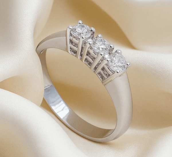 anello trilogy diamante