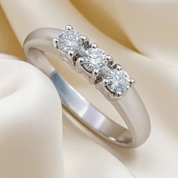 TRILOGY ANELLO