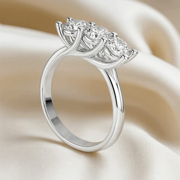 anello trilogy diamanti